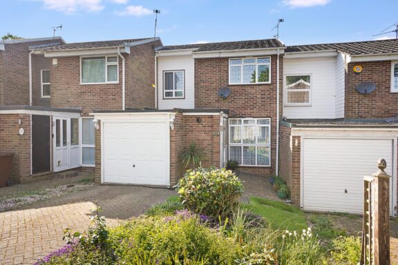 28 Stirling Close Image