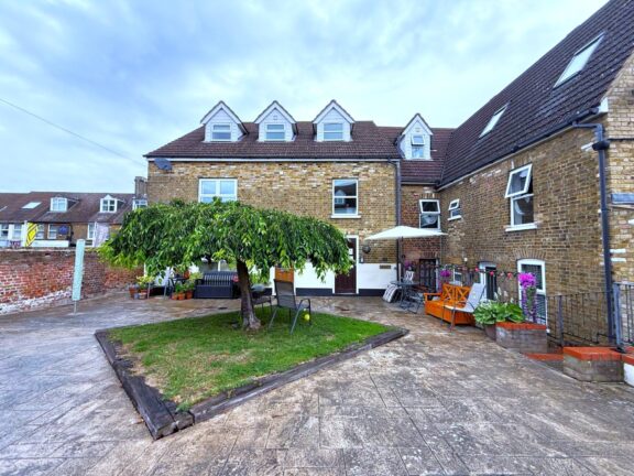Flat 7 Image