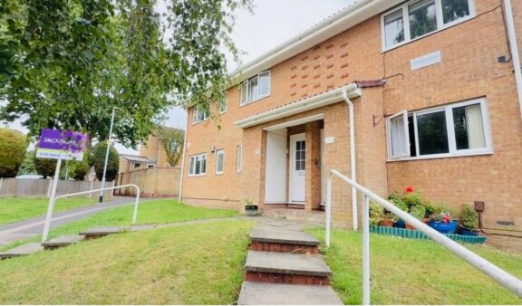 35 Ferrier Close Image